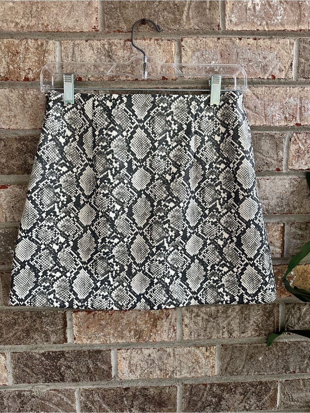 Vegan Leather Snake Print Mini Skirt - Black & White